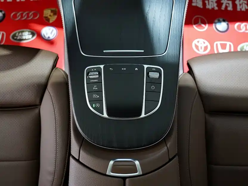 Mercedes-Benz E-Class — миниатюра 12