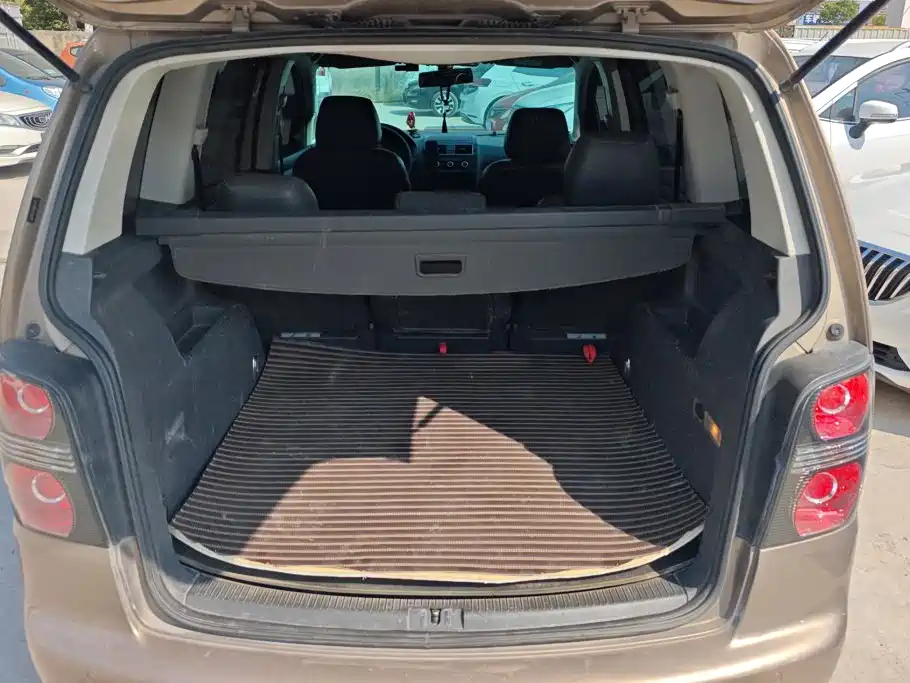 Volkswagen Touran — миниатюра 4