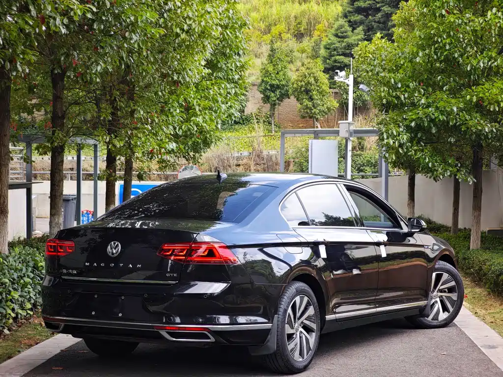 Volkswagen Magotan PHEV — миниатюра 4