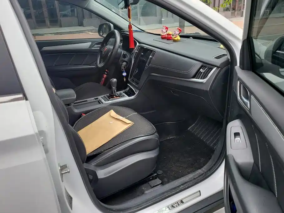 Roewe RX5 — миниатюра 8