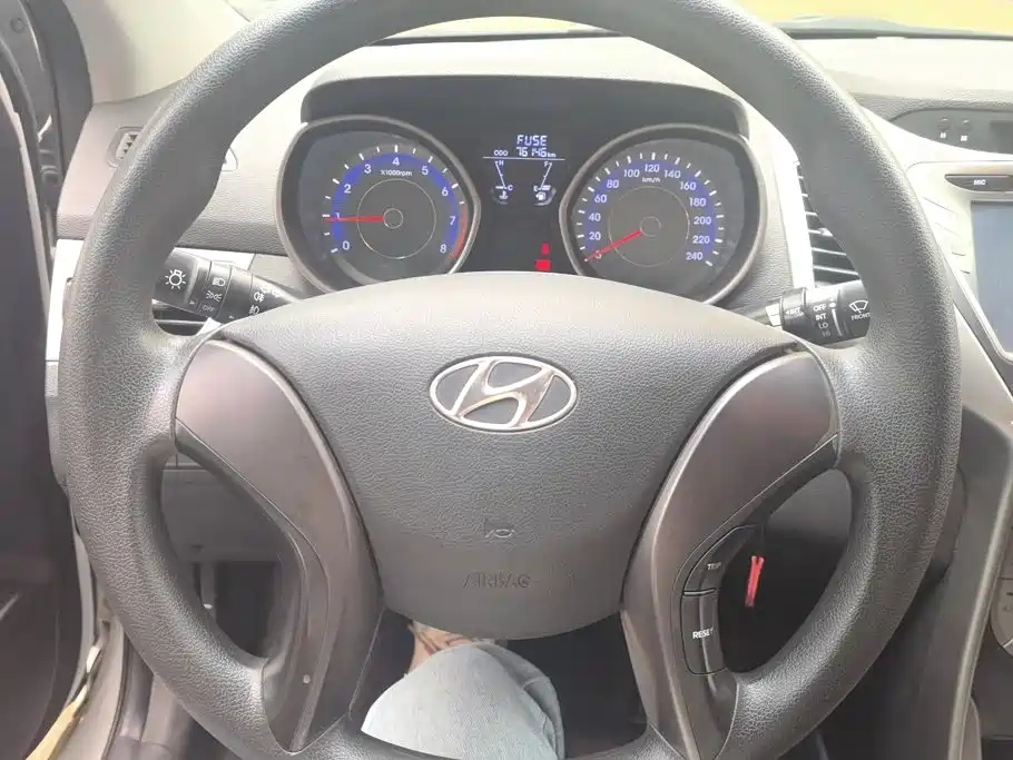 Hyundai Elantra Langdong — миниатюра 15