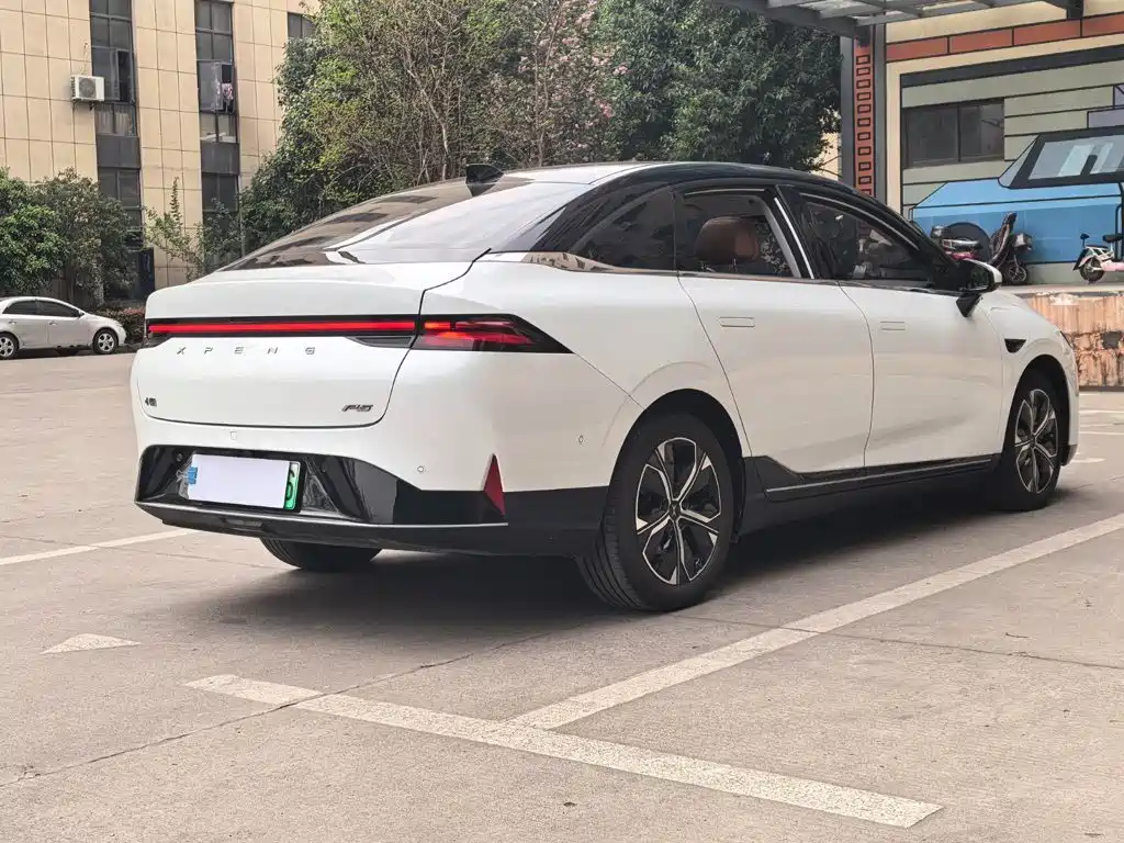 XPeng P5 — миниатюра 18