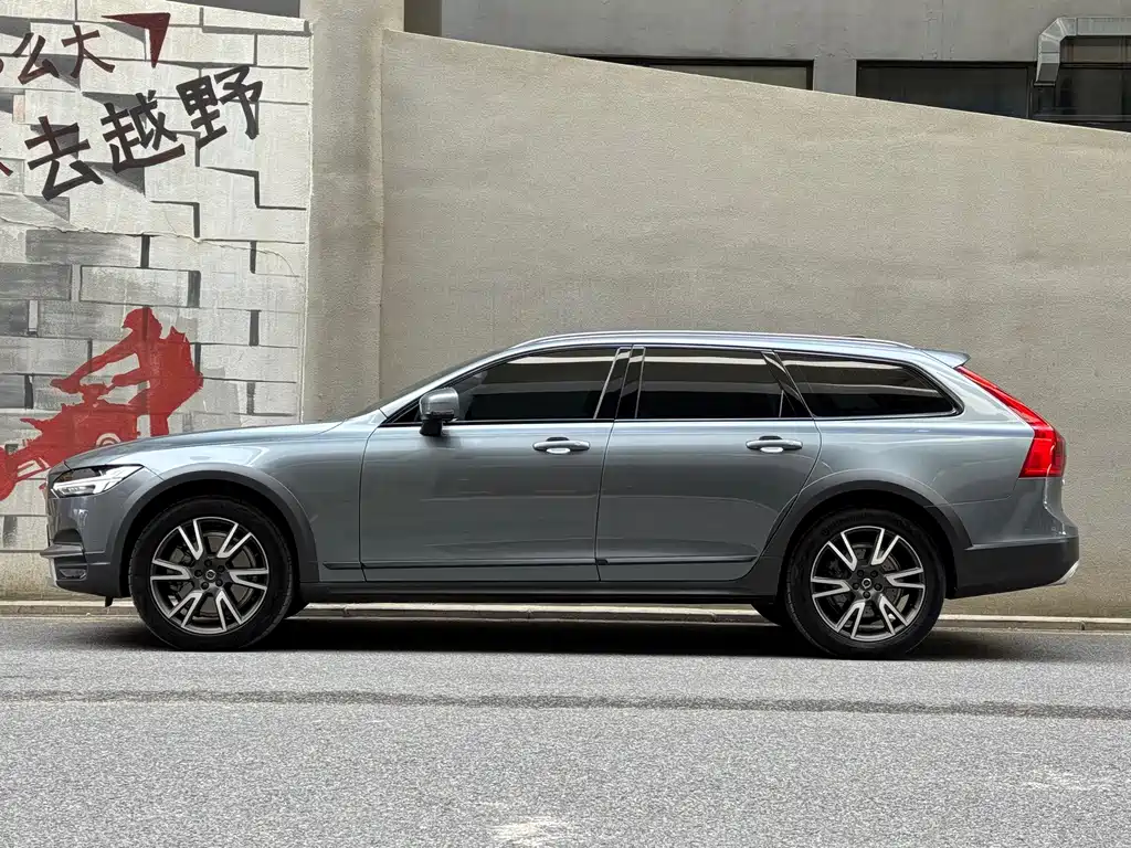 Volvo V90 — миниатюра 3