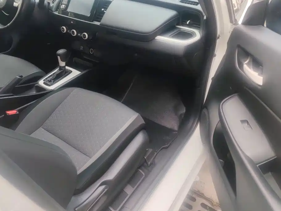 Honda Fit — миниатюра 8