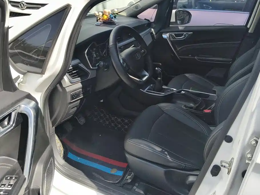 Geely Vision X3 — миниатюра 9