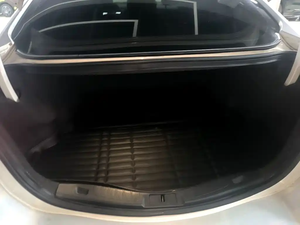 Ford Mondeo — миниатюра 15