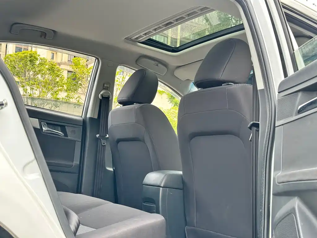 Roewe 350 1.5L Auto Luxury Sunroof Edition, фото 26