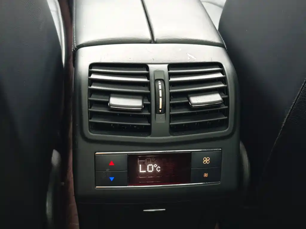 Mercedes-Benz E-Class — миниатюра 14