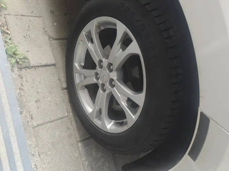 Mitsubishi Outlander (Import) — миниатюра 6