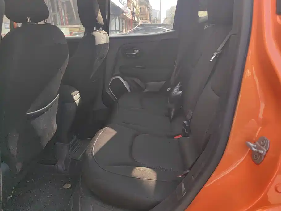 Jeep Renegade — миниатюра 11