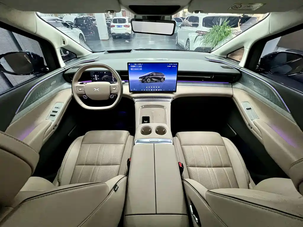 XPeng X9 — миниатюра 4