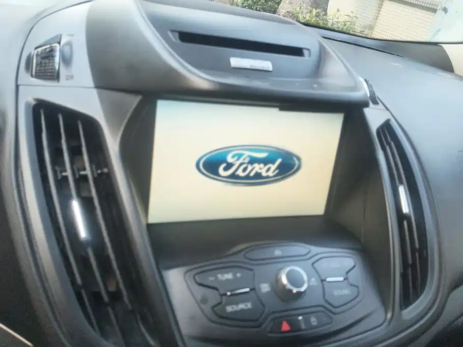 Ford Kuga — миниатюра 13
