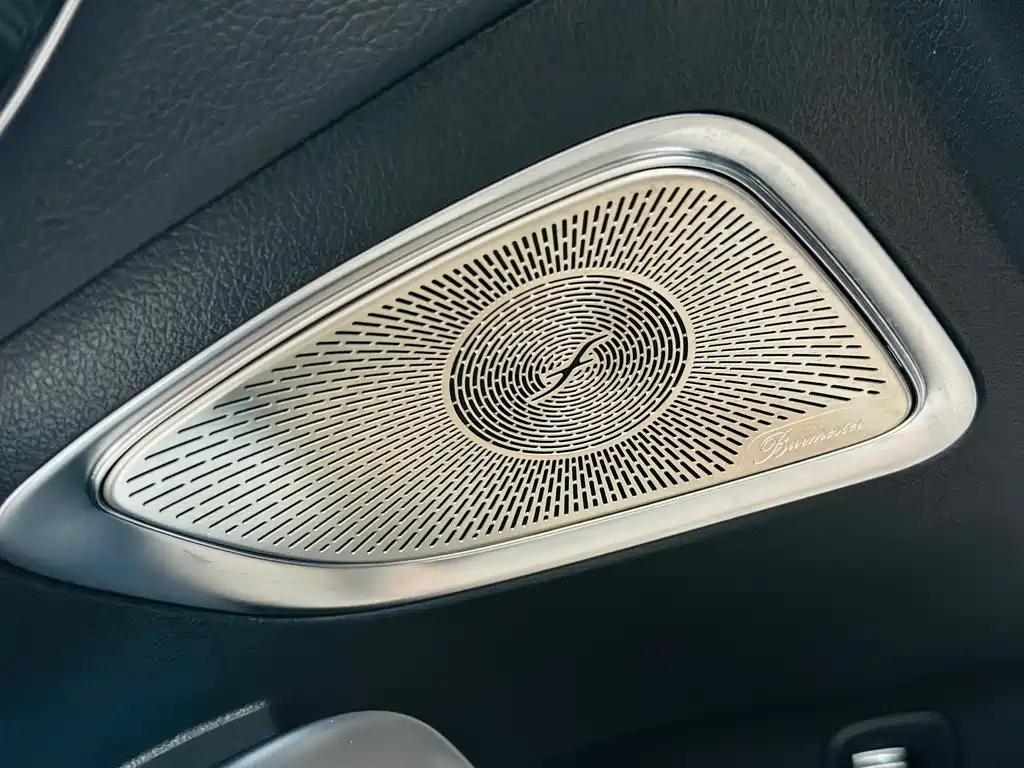 Mercedes-Benz C-Class — миниатюра 13