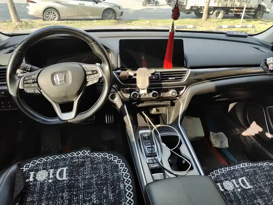 Honda Accord — миниатюра 12