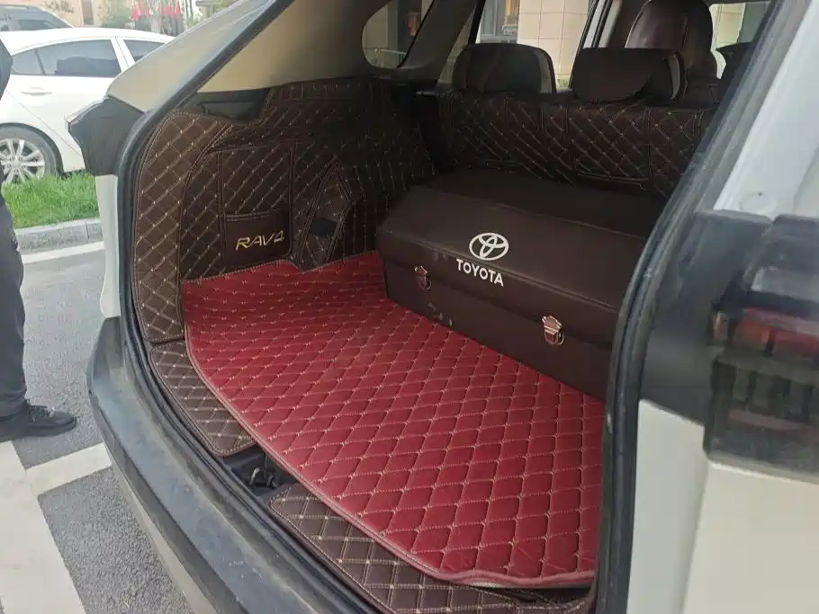 Toyota RAV4 — миниатюра 4