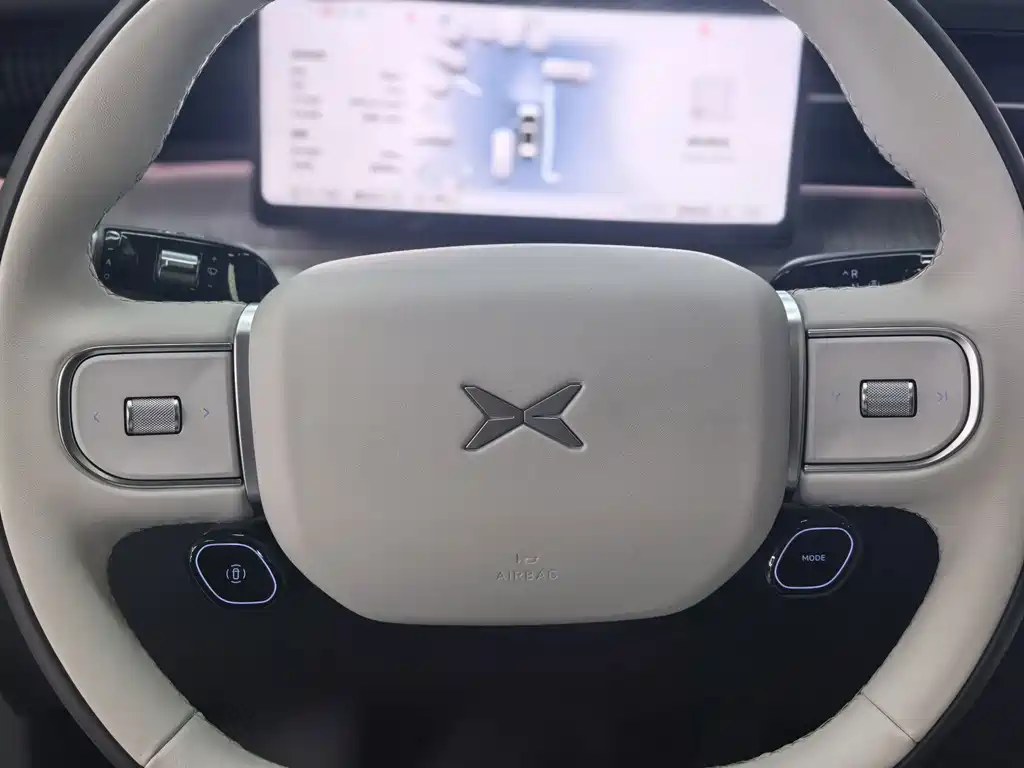 XPeng X9 — миниатюра 4