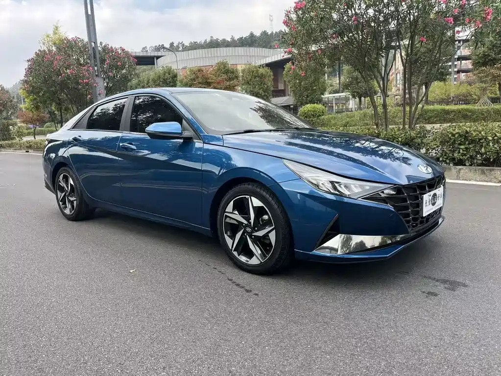 Hyundai Elantra — миниатюра 3