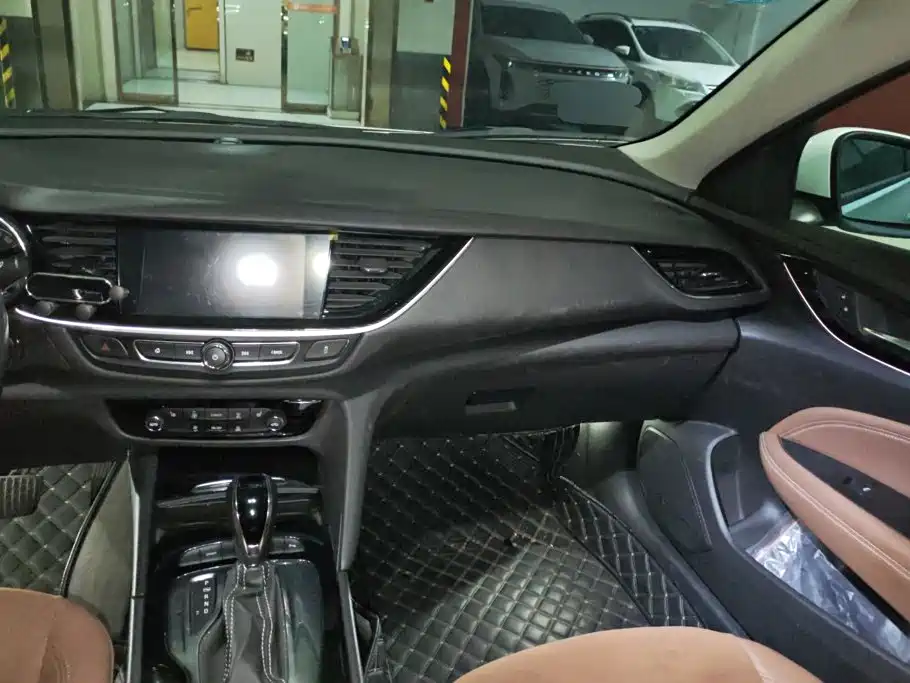 Buick Regal — миниатюра 13