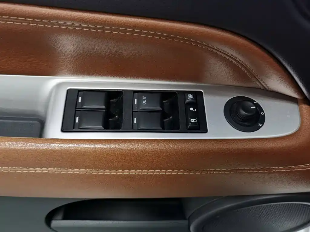 Jeep Compass (Import) — миниатюра 9