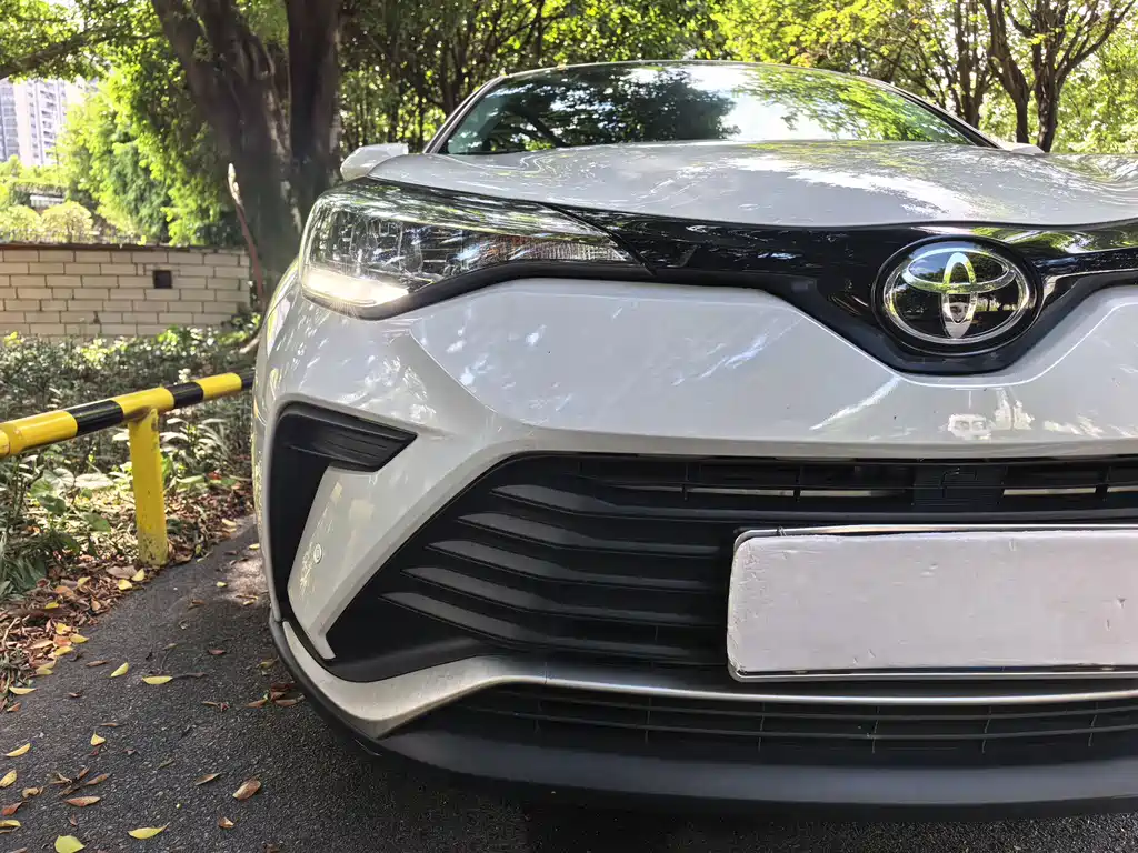 Toyota IZOA — миниатюра 6