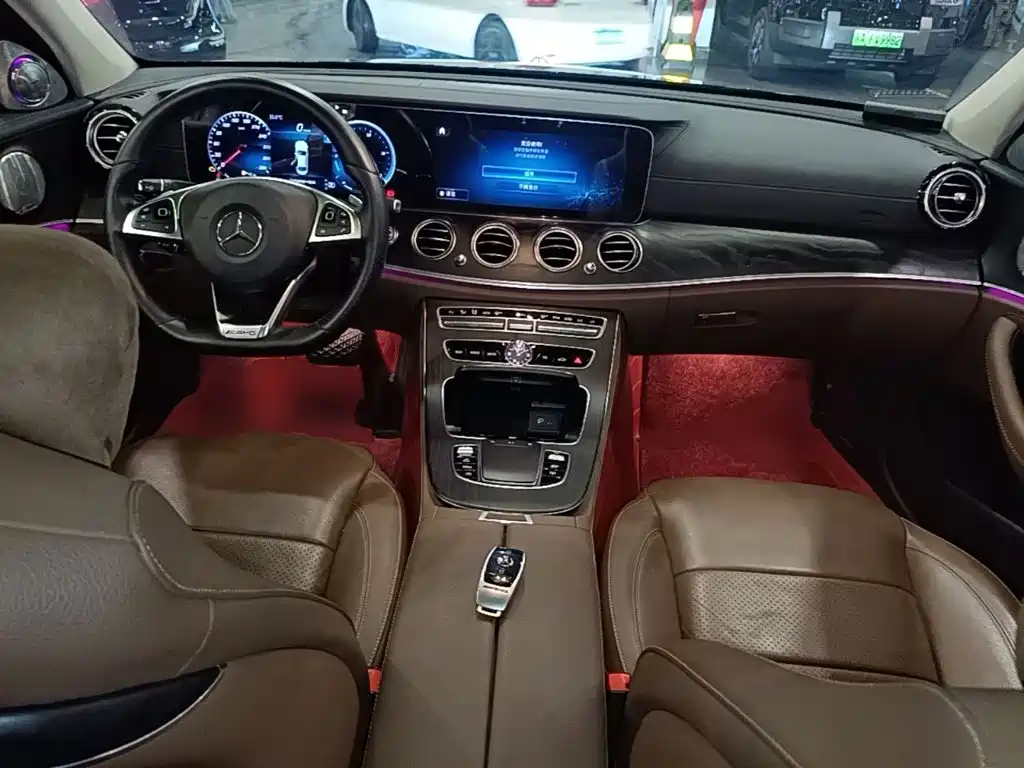Mercedes-Benz E-Class — миниатюра 10