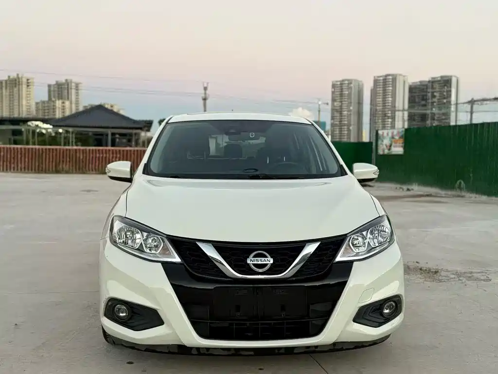 Nissan Tiida — миниатюра 3