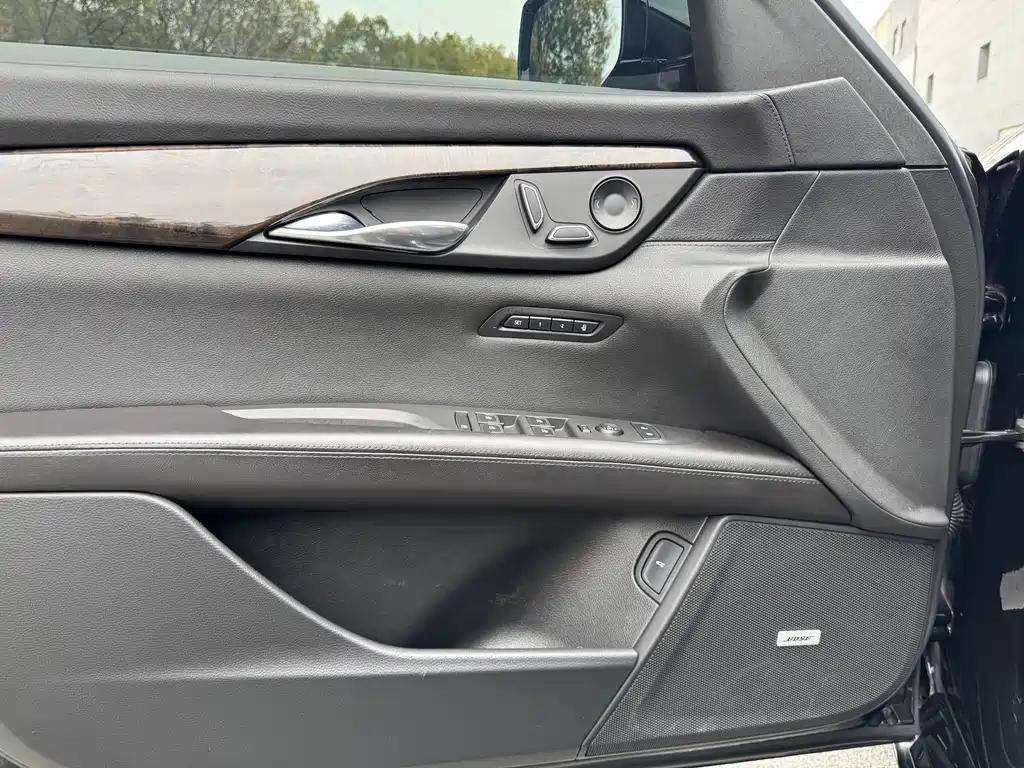 Cadillac CT6 — миниатюра 5