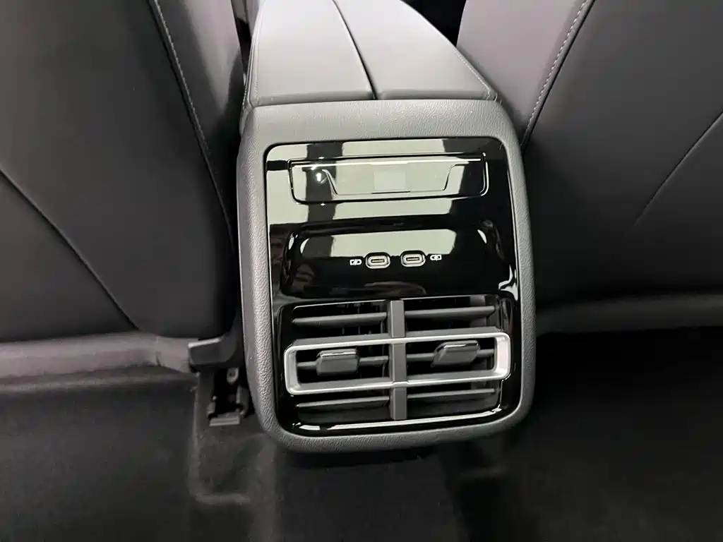 Volkswagen Tiguan L — миниатюра 8