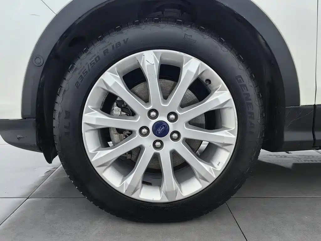 Ford Kuga — миниатюра 17