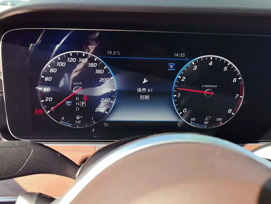 Mercedes-Benz E-Class — миниатюра 14