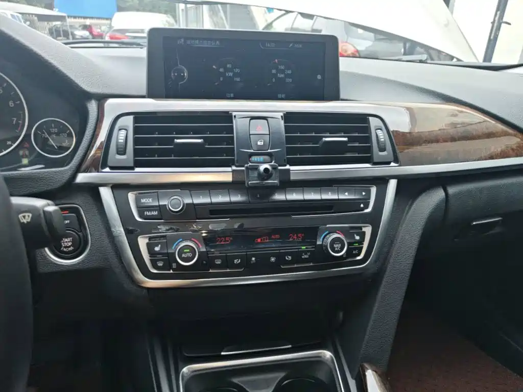 BMW 3 Series — миниатюра 13