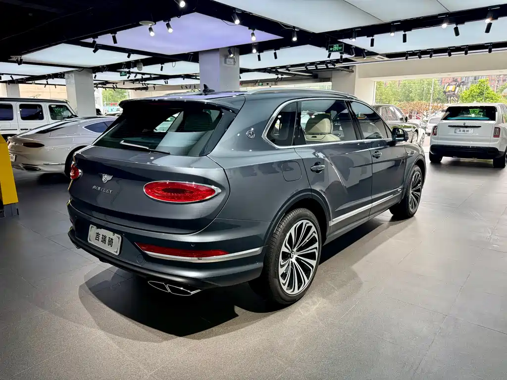 Bentley Bentayga 2024 4.0T V8