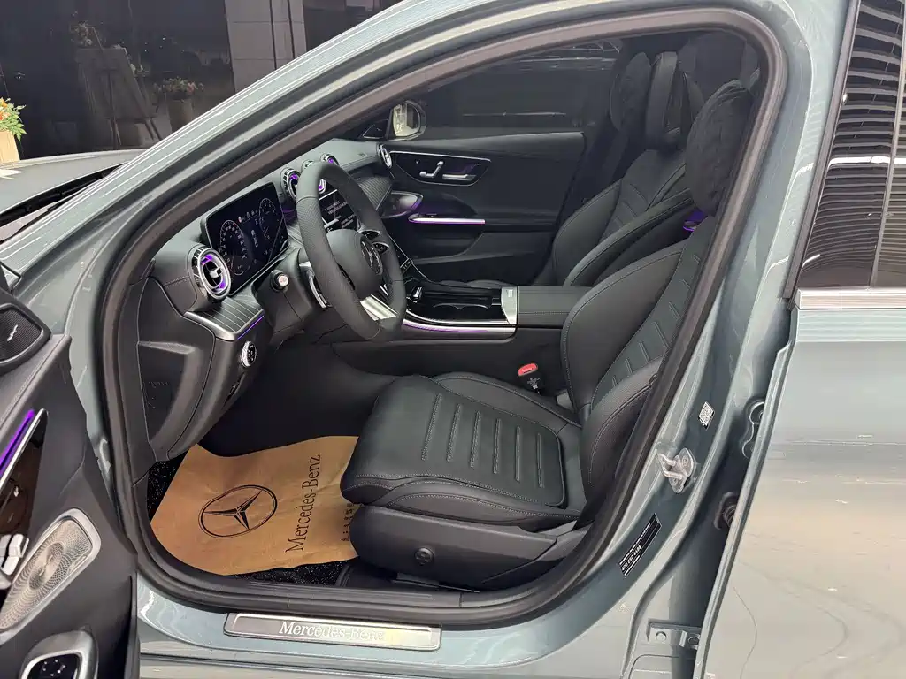 Mercedes-Benz C-Class — миниатюра 6