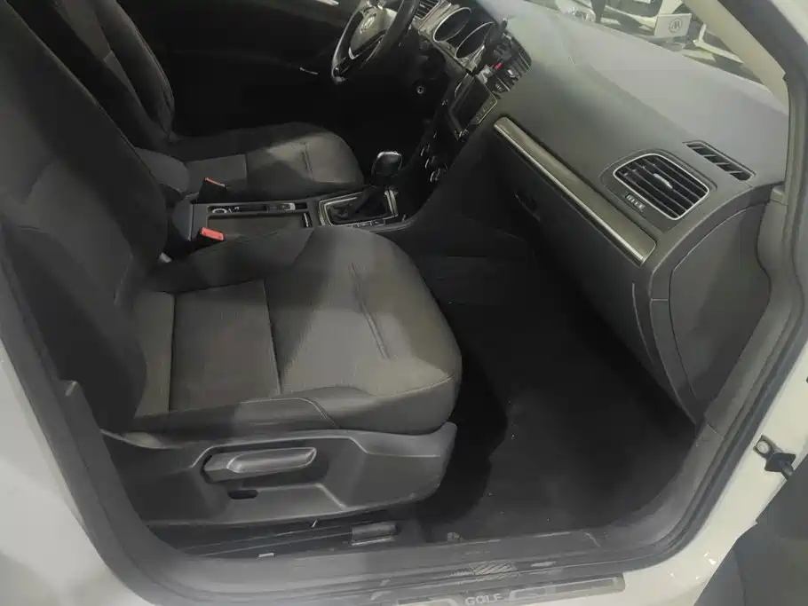 Volkswagen Golf — миниатюра 8