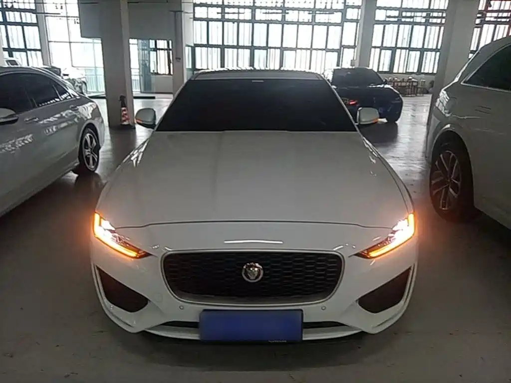 Jaguar XEL — миниатюра 3
