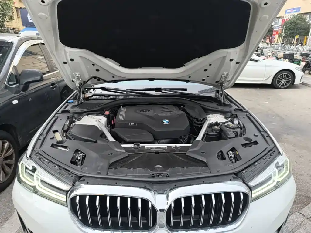 BMW 5 Series — миниатюра 20
