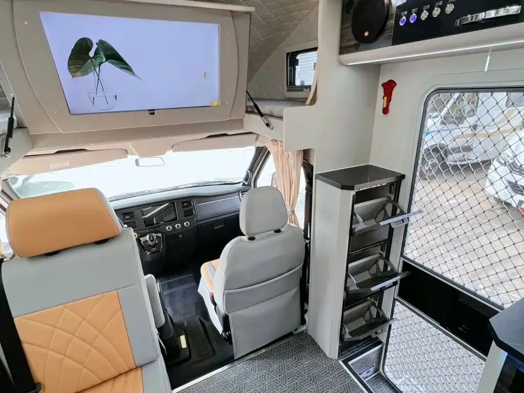 江铃集团房车 — миниатюра 8