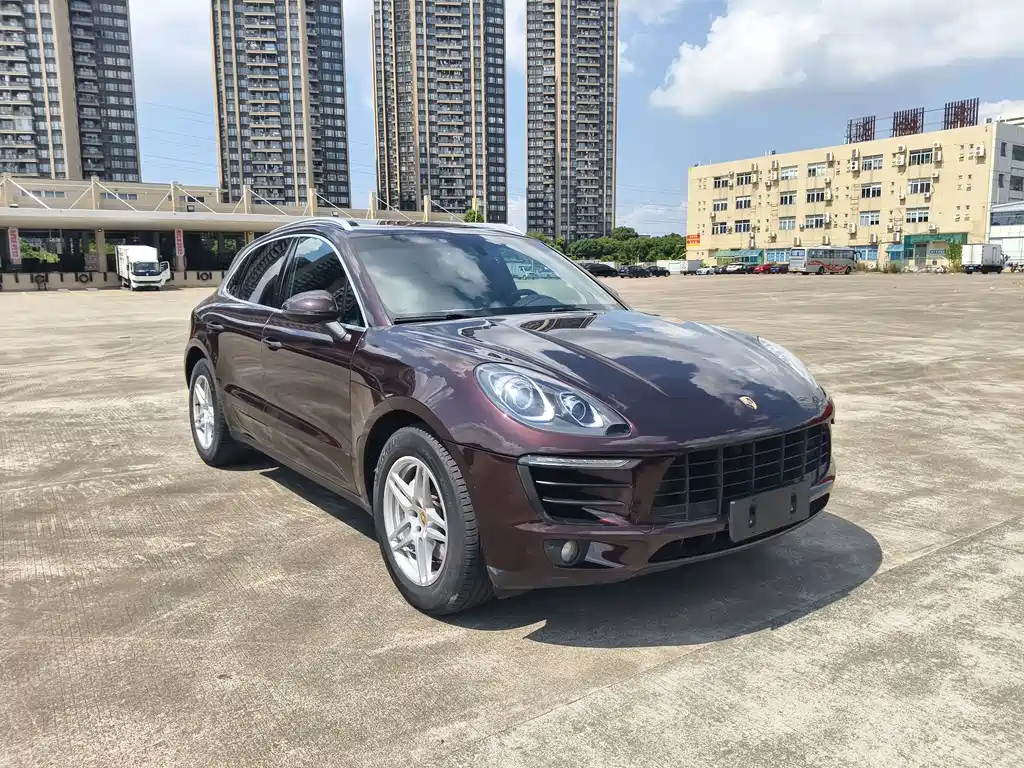 Porsche Macan — миниатюра 3