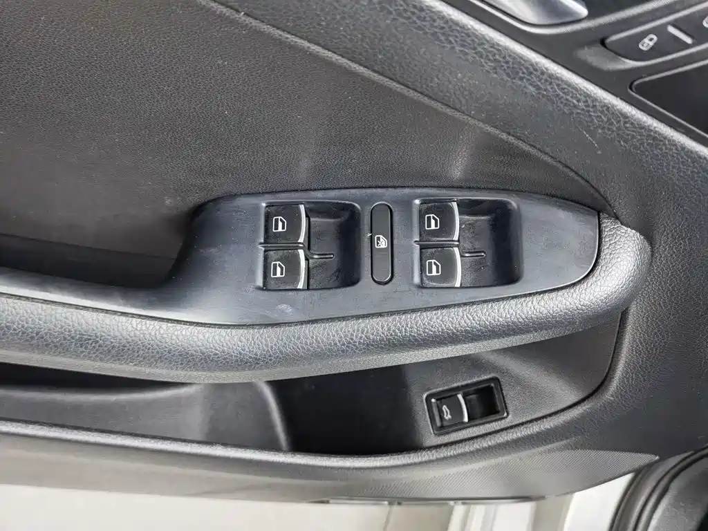 Volkswagen Sagitar — миниатюра 9