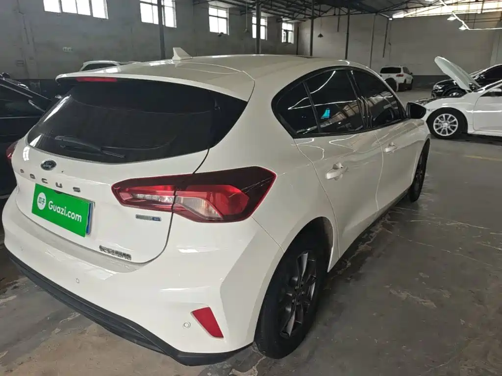 Ford Focus — миниатюра 7