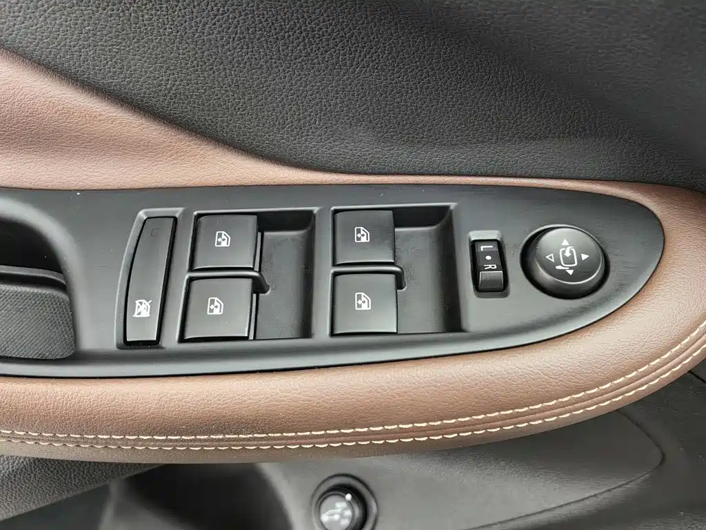 Buick Envision Plus — миниатюра 9