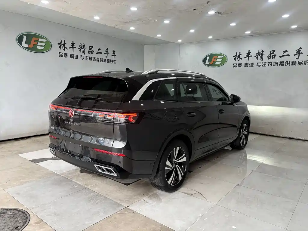 Volkswagen Tavendor 2023 380TSI R-Line