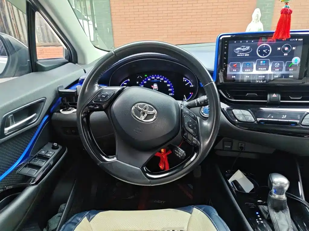 Toyota C-HR — миниатюра 11