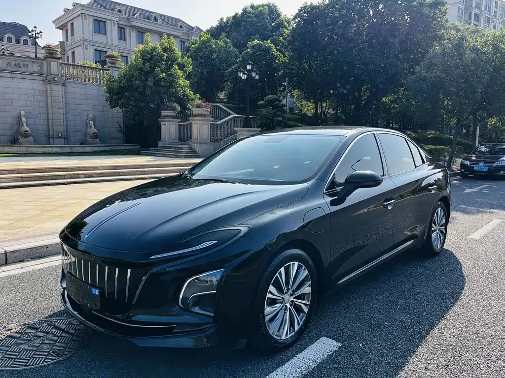 Hongqi Hongqi E-QM5