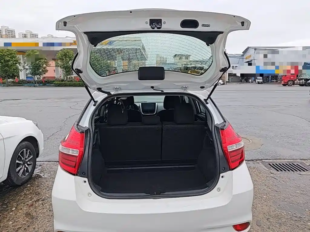 Toyota Yaris L — миниатюра 19