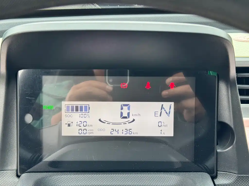 Wuling MINIEV — миниатюра 4