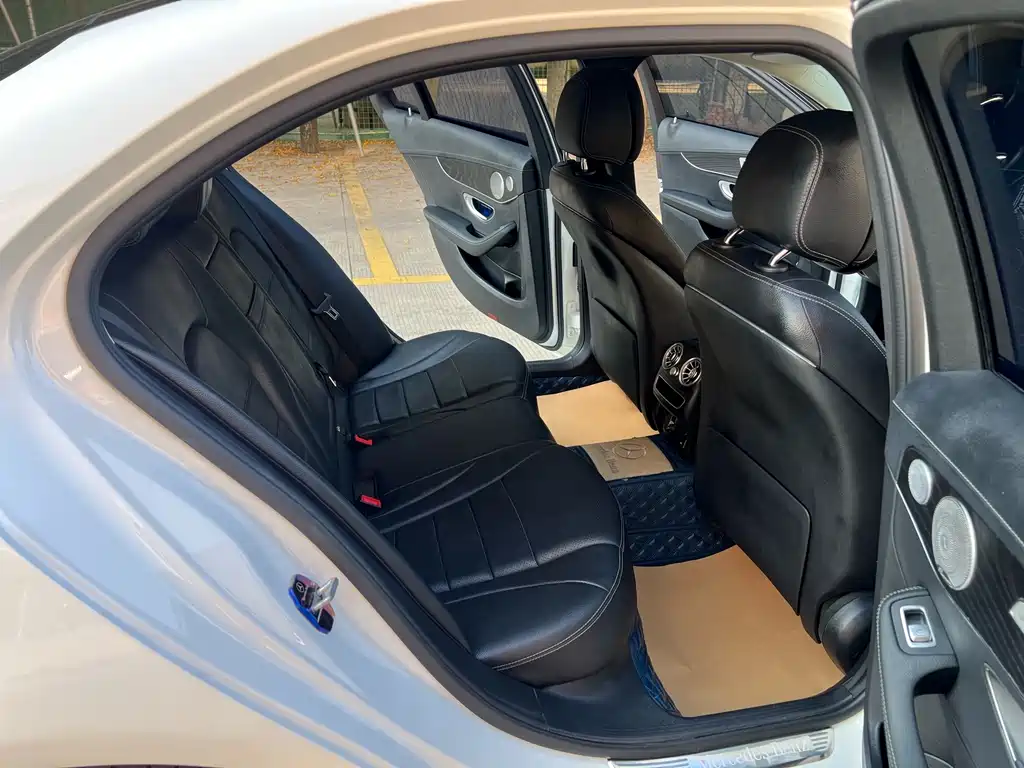 Mercedes-Benz C-Class — миниатюра 9