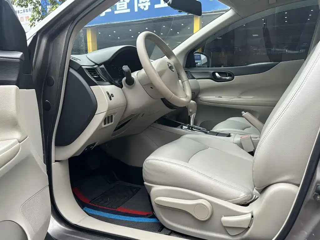 Nissan Tiida — миниатюра 5