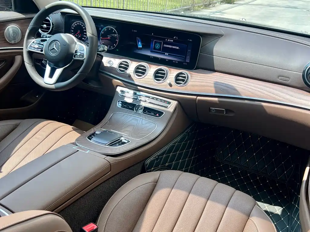 Mercedes-Benz E-Class — миниатюра 10