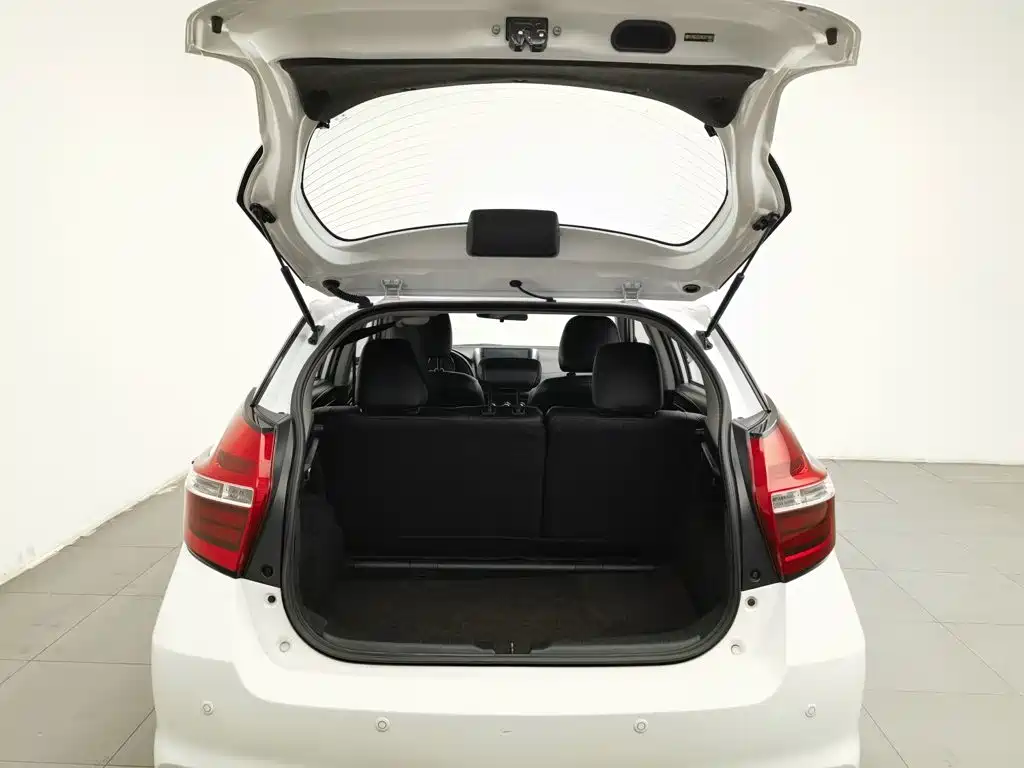 Toyota Yaris L — миниатюра 16